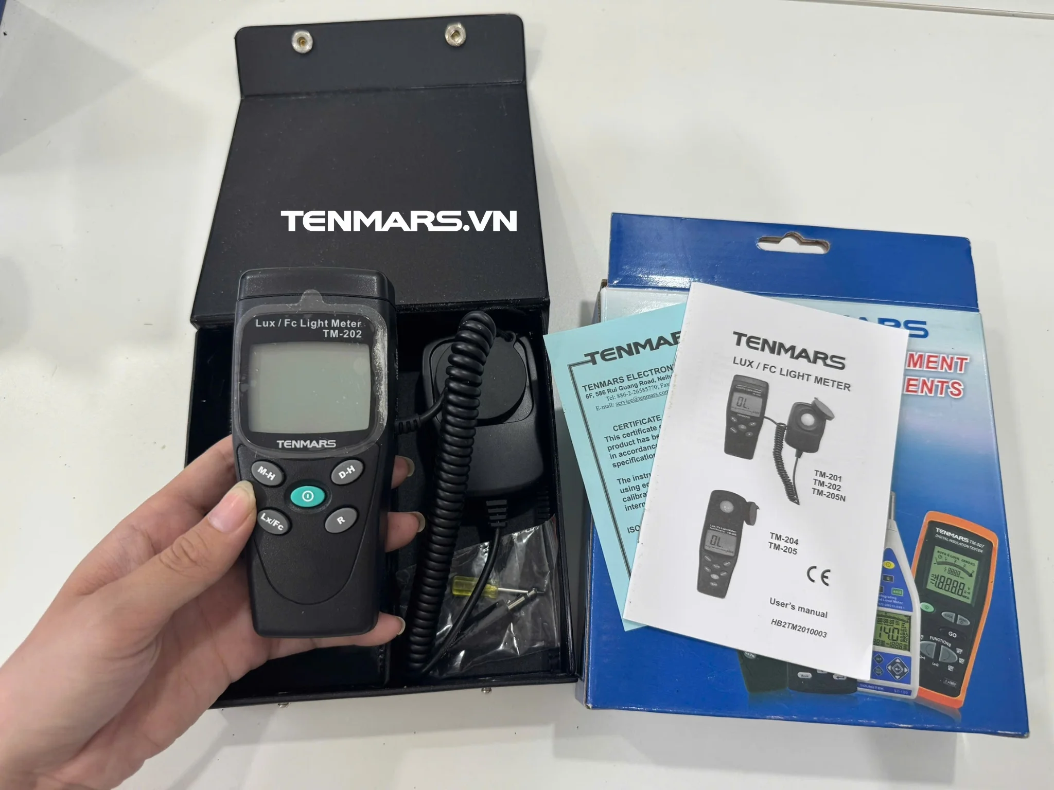 Máy đo ánh sáng Tenmars TM-202 10 Mặt trước thiết bị đo cường độ ánh sáng TM-202